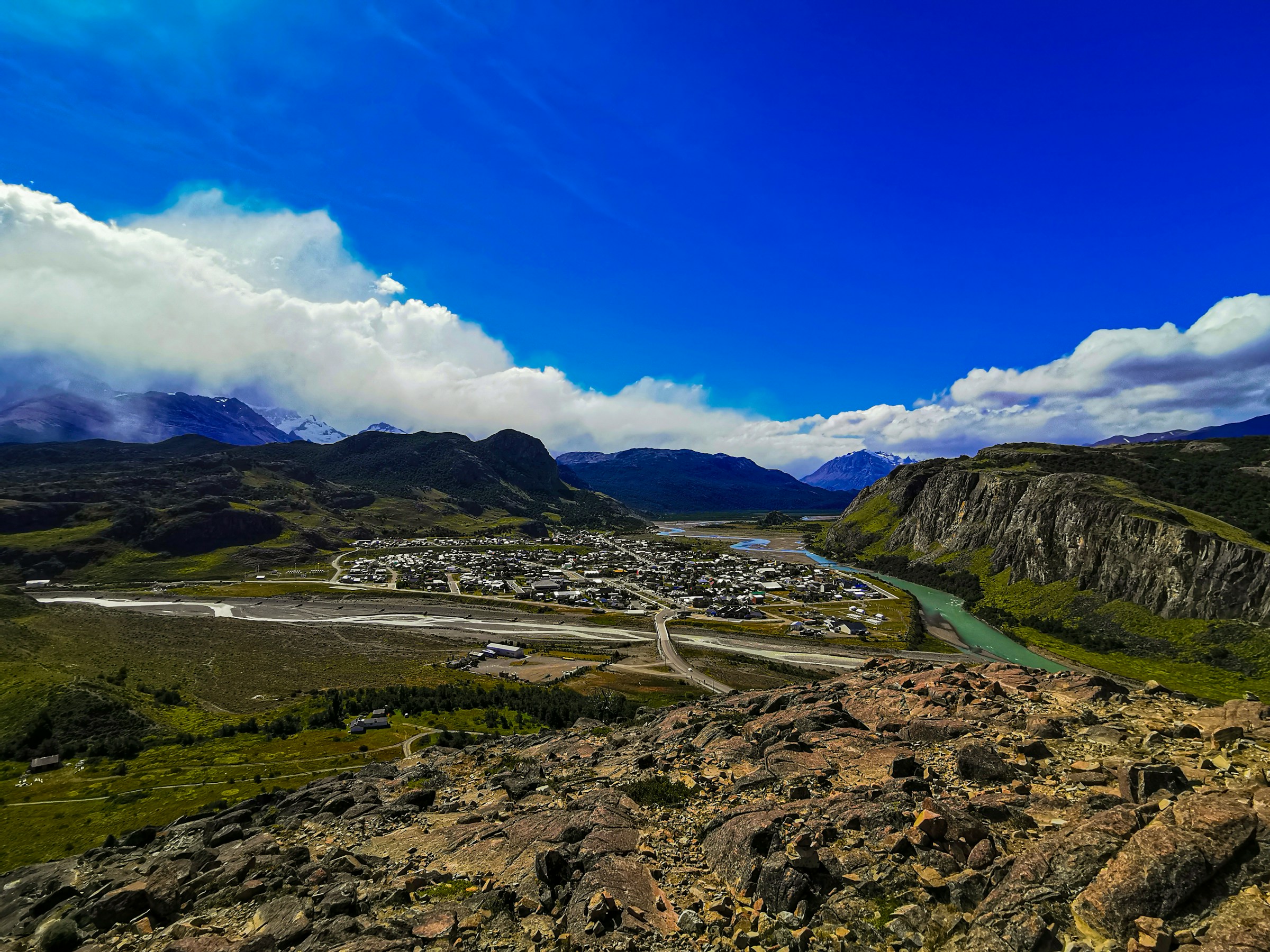 El Chaltén entre montanhas e rios na província de Santa Cruz, Argentina